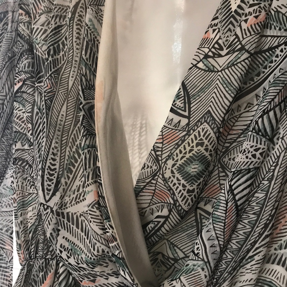 Patterned romper - Picture 3 of 3